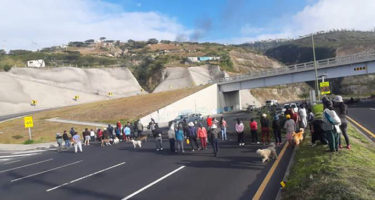 Vías cerradas en Quito por manifestaciones